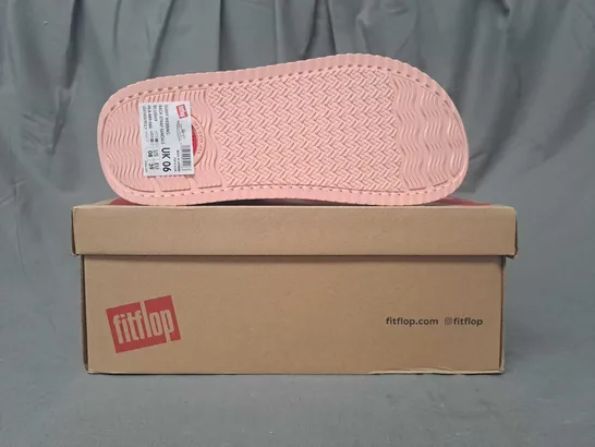 BOXED PAIR OF FITFLOP OPEN TOE BACK-STRAP SANDALS IN PINK UK SIZE 6