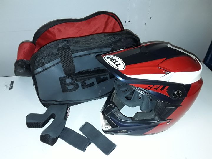 FULL FACE MOTORCYCLE HELMET IN CARRY BAG 3120783Simon Charles Auctioneers