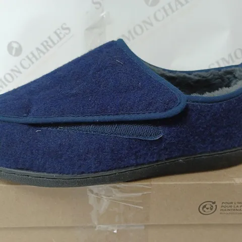 CLARKS MEN KING SLIPPER NAVY SIZE 8