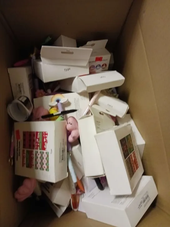 MEDIUM BOX OF APPROXIMATELY 20 ASSORTED HOUSEHOLD ITEMS TO INCLUDE STICKER ROLLS, CARDS AND ASSORTED PENS