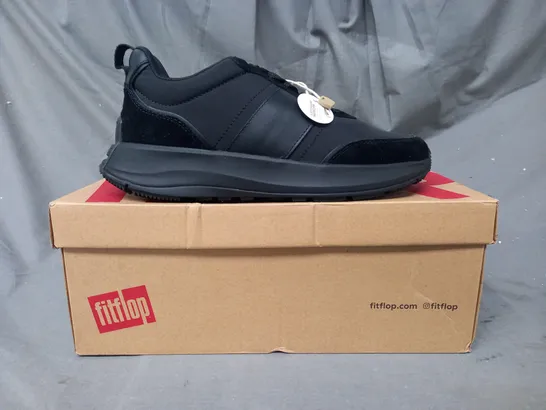 BOXED PAIR OF FITFLOP FLATFORM SNEAKERS IN BLACK UK SIZE 6