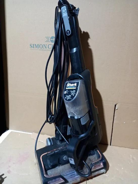 SHARK CORDED STICK VACUUM HZ500UKT