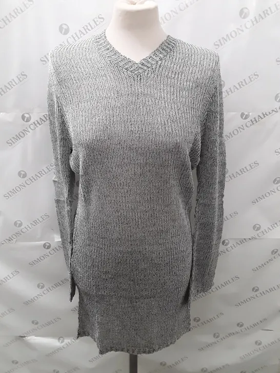 LOT OF APPROXIMATELY 30 BAGGED AMNESIA SILVER OR BLACK LONG SLEEVE KNITTED DRESSES - SIZE UNSPECIFIED 