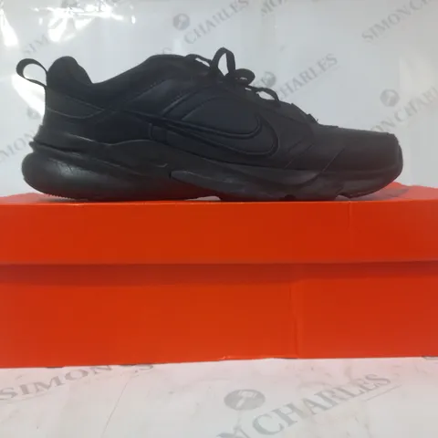 BOXED PAIR OF NIKE DEFYALLDAY SHOES IN BLACK UK SIZE 9.5