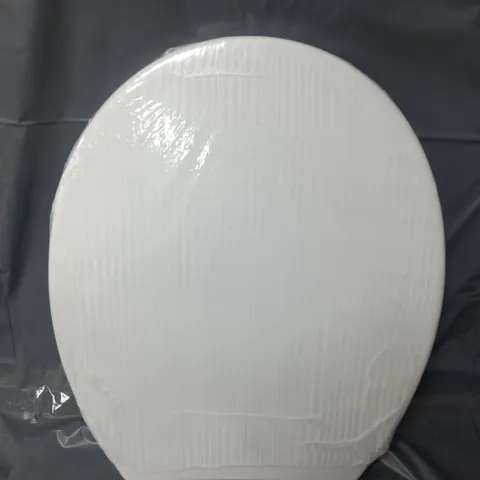 SEALED TOILET SEAT IN WHITE