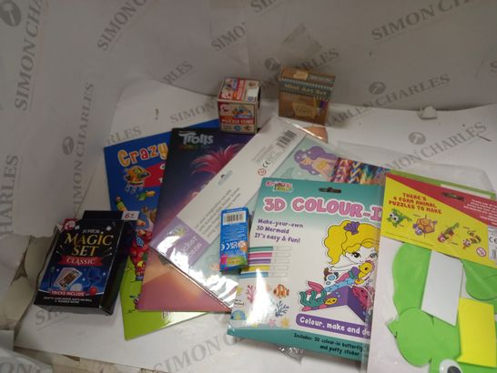 KEEP EM QUIET ENTERTAINMENT PACK FOR KIDS INCLUDING ACTIVITY BOOKS, PUZZLE CUBE, CARDS SET