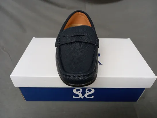 BOXED PAIR OF SEVVA LOAFERS IN NAVY UK SIZE 1