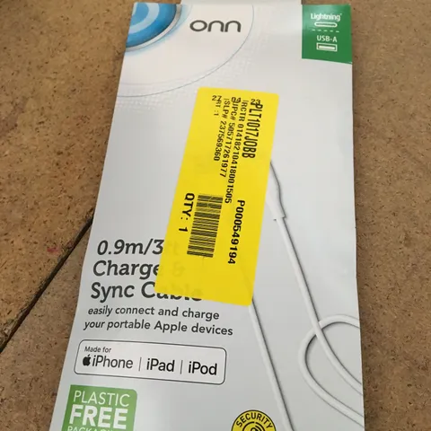 ONN 0.9M CHARGE AND SYNC CABLE