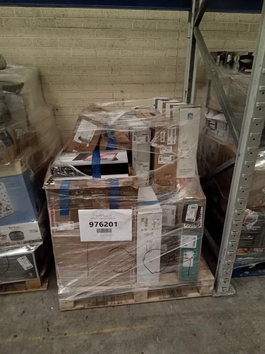 PALLET OF APPROXIMATELY 16 ASSORTED MONITORS INCLUDING: