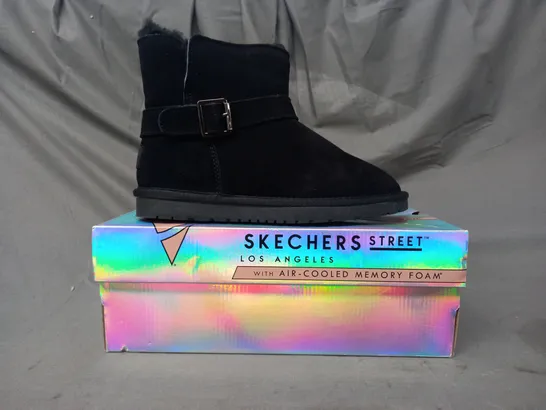 BOXED PAIR OF SKECHERS BUCKLE MID ANKLE BOOTS IN BLACK SIZE 5