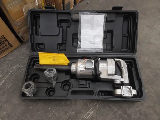 COSTWAY AIR IMPACT WRENCH GUN WITH CASE 