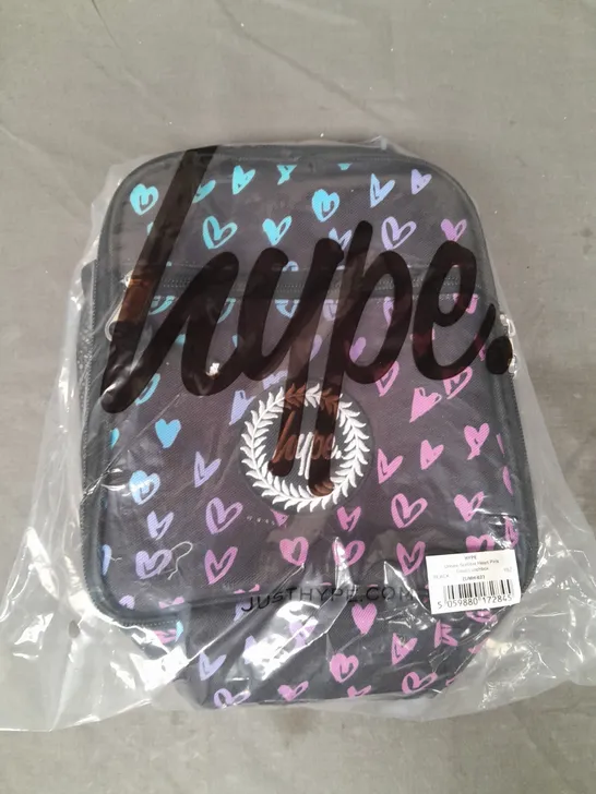 HYPE UNISEX SCRIBBLE HEART PINK CREST LUNCHBOX