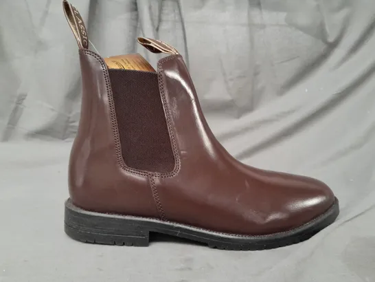 BOXED PAIR OF RHINEGOLD ANKLE BOOTS IN DARK BROWN SIZE 9