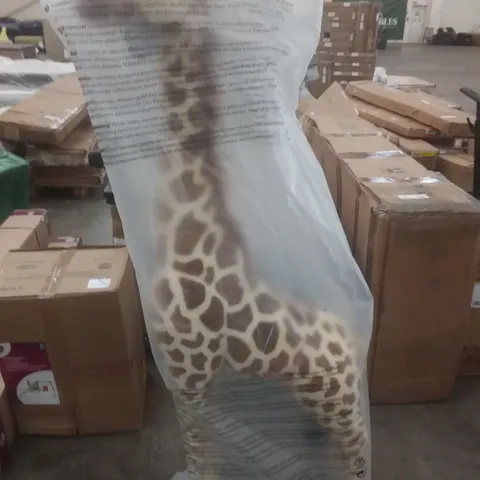 BOXED GIRAFFE PLUSH 