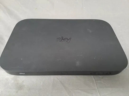 SKY Q BOX ES340D8