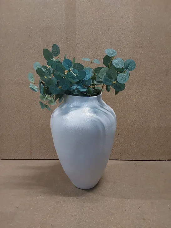 FAUX PLANT IN POT