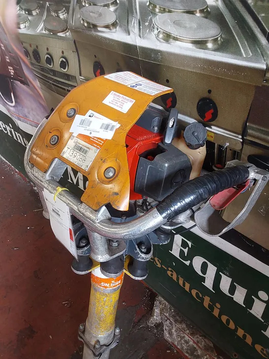 ROBEL 62.05 2 STROKE VERTICAL TAMPER - RAILWAY MAINTENANCE TOOL