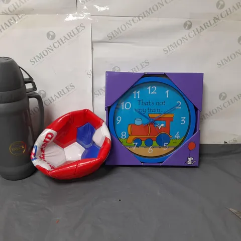 BOXED LOT OF APPROX. 16 HOUSEHOLD ITEMS TO INCLUDE CLOCKS, FOOTBALLS AND KITCHENWARE 