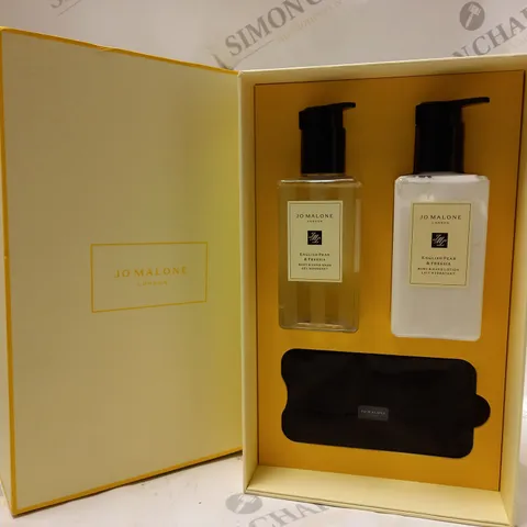 BOXED JO MALONE ENGLISH PEAR & FREESIA HAND & BODY CARE COLLECTION SET 