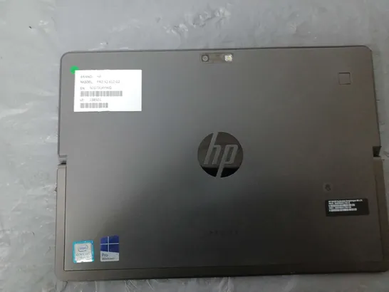 HP PRO X2 612 G2 12 INCH	M3-7Y30 1.00GHZ