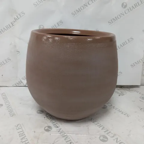 BOXED BLOOMSBURY MARKET BURKEVILLE 30.49 LITRE TERRACOTTA PLANT POT