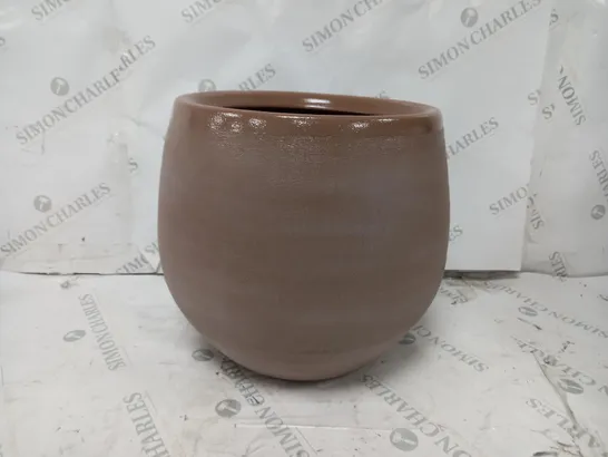 BOXED BLOOMSBURY MARKET BURKEVILLE 30.49 LITRE TERRACOTTA PLANT POT