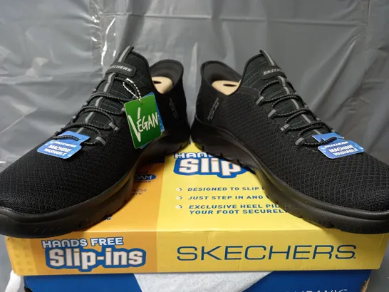 BOXED PAIR OF SKECHESR SLIP IN TRAINERS IN BLACK - SIZE 11