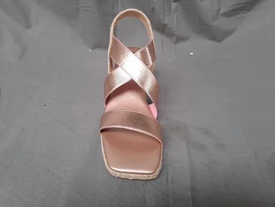 BOXED PAIR OF SIMPLY BE OPEN TOE WEDGE SANDALS IN METALLIC PINK UK SIZE 8