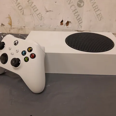 XBOX SERIES S IN WHITE