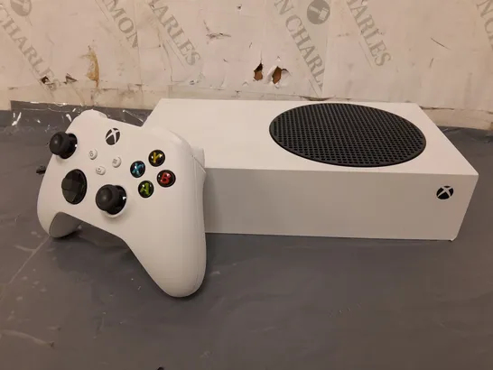 XBOX SERIES S IN WHITE