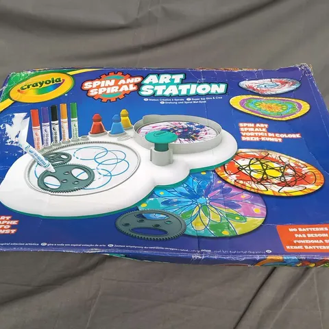 BOXED CRAYOLA SPIN AND SPIRAL ART STATION