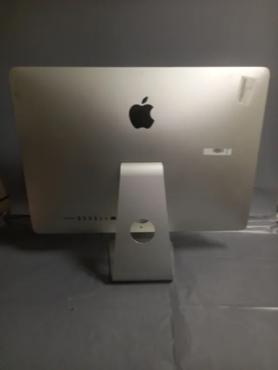 UNBOXED APPLE A1418 COMPUTER