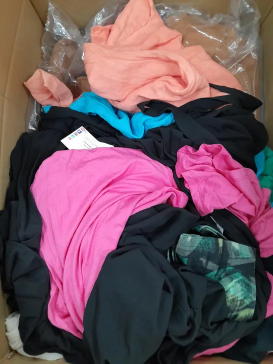 BOX OF APPROXIMATELY 10 CLOTHING ITEMS TO INCLUDE NO DRAMA BEANIE, PATTERNED SOCKS, TOPS ETC