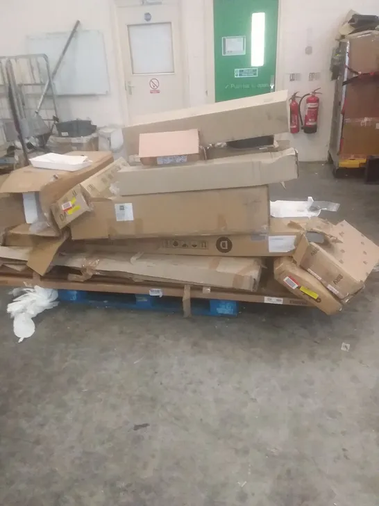 PALLET OF ASSORTED FLAT PACK FURNITURE ITEMS