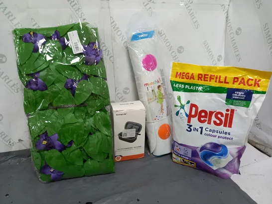 APPROXIMATELY 20 ASSORTED HOUSEHOLD ITEMS PERSIL CASPULES, MUNCHKIN BATH MAT, FLORAL WALL DECOR, ETC