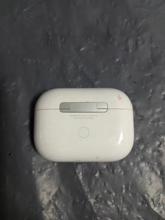 PAIR OF APPLE AIRPODS PRO IN WHITE