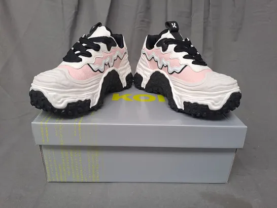 BOXED PAIR OF KOI LAYER CAKE CHUNKY TRAINERS IN WHITE/PINK UK SIZE 1