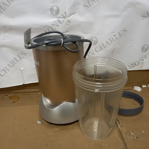 NUTRIBULLET 900W BLENDER CHAMPAGNE MULTI-FUNCTION SMOOTHIE MAKER