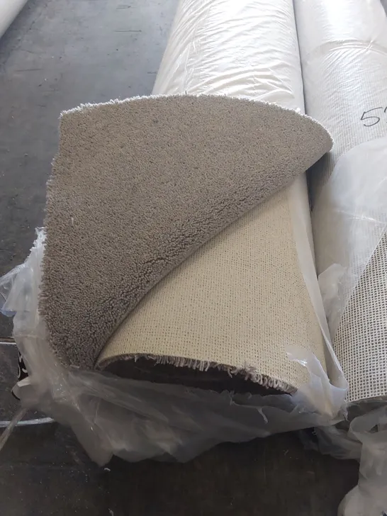 ROLL OF QUALITY EC HEARTLAND BROADHEATH CARPET // APPROX SIZE: 5 X 2.8m