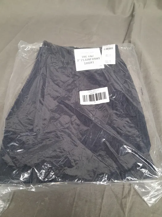 SEALED ABERCROMBIE & FITCH 7 PLAINFRONT SHORTS IN NAVY - SIZE 34