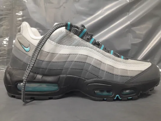 BOXED PAIR OF NIKE AIR MAX 95SHOESIN GREY/CYAN UK SIZE 7