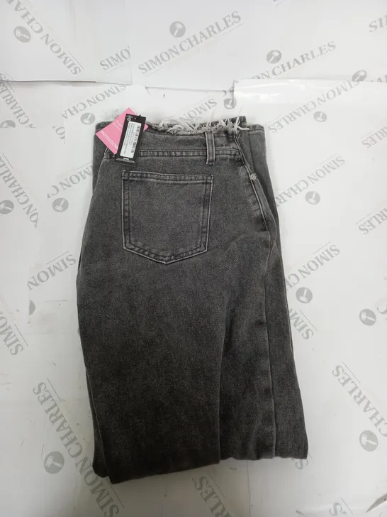 PRETTY LITTLE THING PETITE WASHED GREY FRY WAIST LOW RISE STRAIGHT LEG JEANS SIZE 8