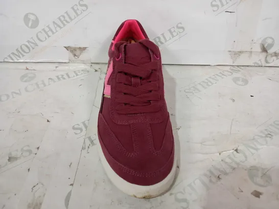 BOXED PAIR OF VIONIC TRAINERS IN BURGUNDY SIZE 4