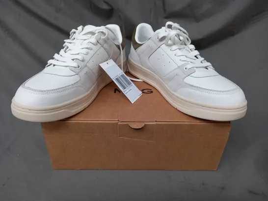 BOXED PAIR OF MNG SHOES IN OFF-WHITE/STONE/MOSS EU SIZE 44