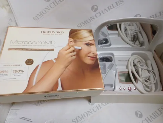 BOXED TROPHY SKIN MICRODERM MD 