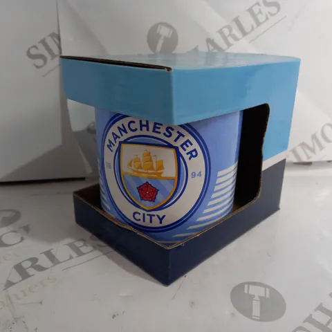 8 BOXED OFFICIALLY LICENSED MANCHESTER CITY CREST MUGS