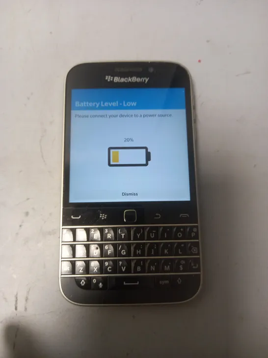 UNBOXED BLACKBERRY CLASSIC MOBILE PHONE 