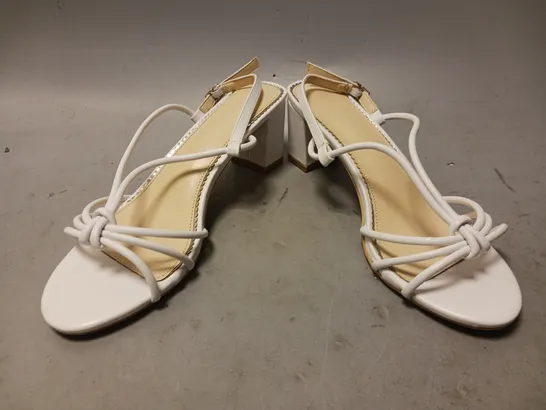 BOXED PAIR OF MONSOON BRIDAL OPEN TOE BLOCK HEEL SANDALS IN WHITE EU SIZE 41