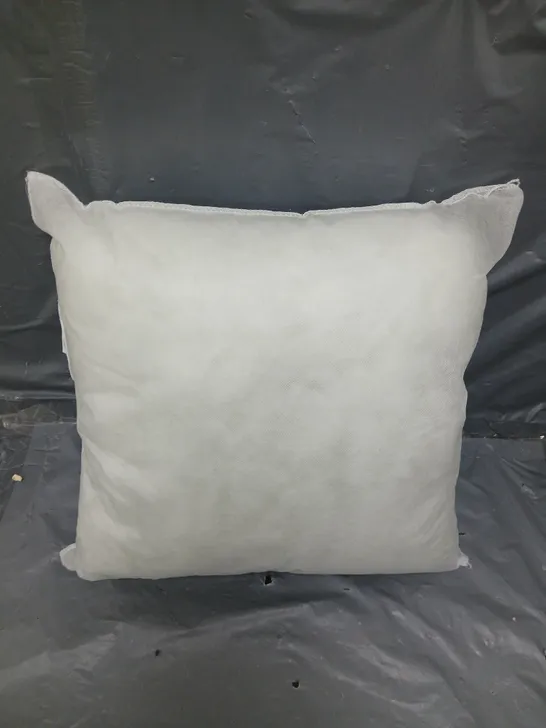 APPROXIMATELY 10 ASSORTED CUSHIONS IN WHITE