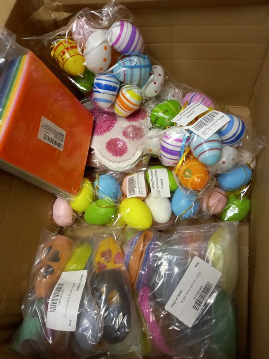 LOT OF APPROX 12 ASSORTED HOUSEHOLD ITEMS TO INCLUDE CHEN QIAN BALLOONS, EASTER GIFT BAGS, HANGING EASTER EGGS, ETC